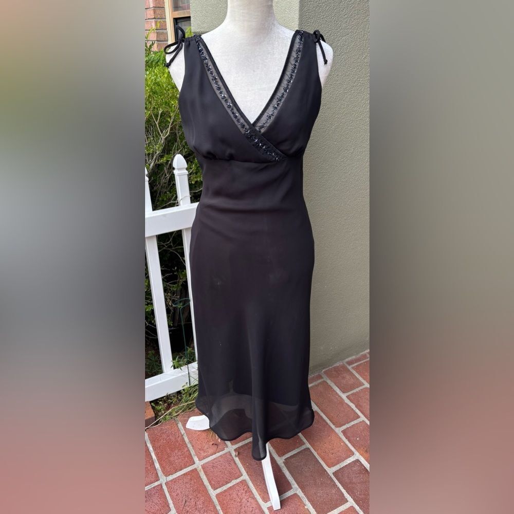 Black Flowing Silhouette Knee Length Dress with Sequins Embellished V-neck Size
